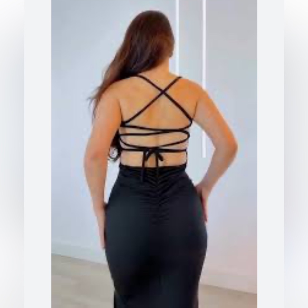 Black Dress with Crisscross Straps and Ruched Back - Picture 4 of 9